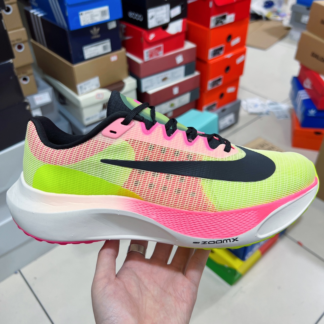 NIKE runner 52